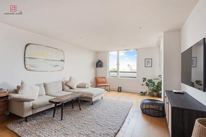 2 Bedroom Flat For Sale In Upper Richmond Road, Putney, SW15