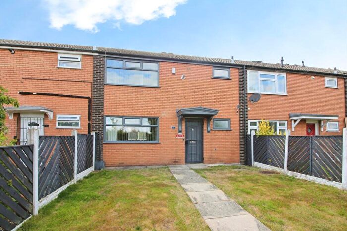 3 Bedroom Town House For Sale In Naburn Road, Leeds, LS14