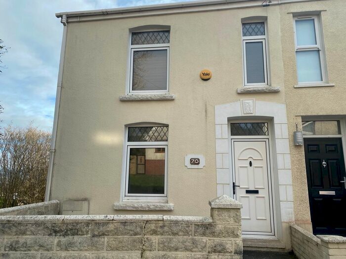 3 Bedroom End Of Terrace House To Rent In Bath Road, Swansea, SA6