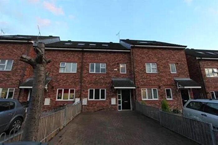 2 Bedroom Town House To Rent In Cross Catherine Street, East End Park, Leeds, LS9