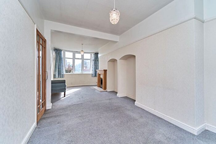 3 Bedroom Semi-detached House For Sale In Lynton Avenue, Wolverhampton, WV6