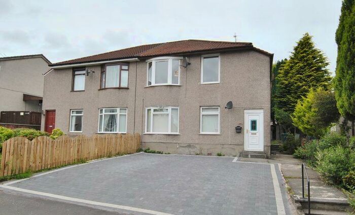 2 Bedroom Flat To Rent In Kilchattan Drive, Kings Park, Glasgow, Lanarkshire, G44