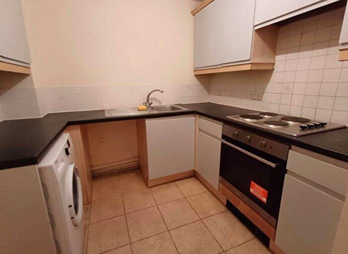 2 Bedroom Apartment To Rent In Renters Avenue, London, NW4