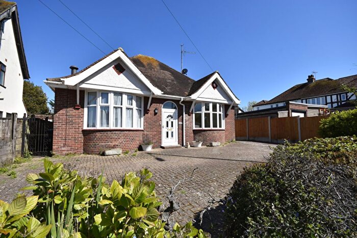 4 Bedroom Detached Bungalow For Sale In Foreland Avenue, Margate, Kent, CT9