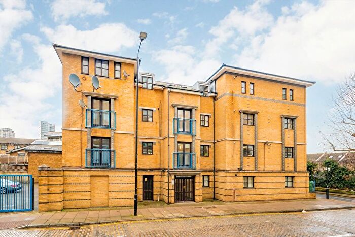 2 Bedroom Flat For Sale In Wapping High Street, London, E1W