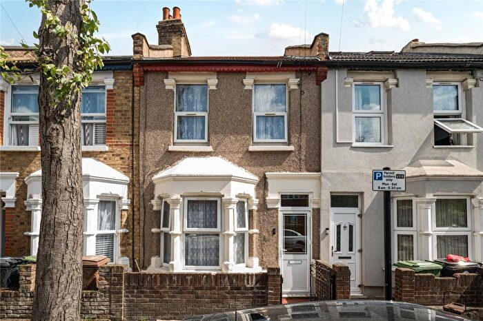 3 Bedroom House For Sale In Skeltons Lane, London, E10