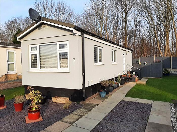 1 Bedroom Mobile Home For Sale In Caravan Site, Bassingfield Lane, Gamston, Nottingham, NG2