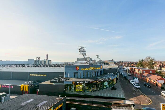 1 Bedroom Flat To Rent In Vicarage Road, Watford, Hertfordshire, WD18