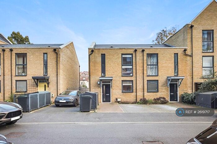 3 Bedroom Terraced House To Rent In Bathurst Square, London, N15