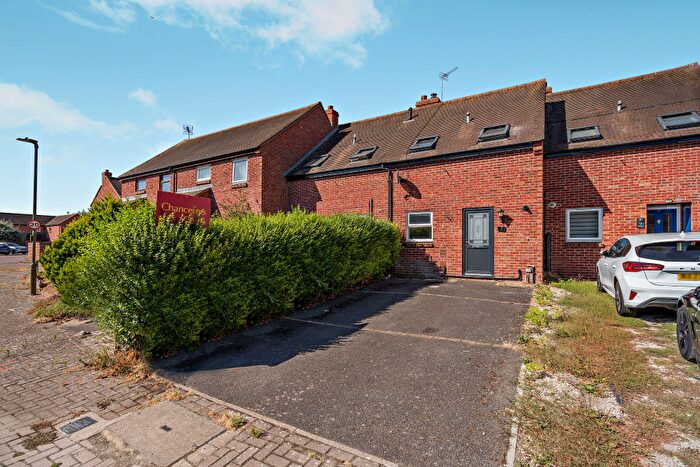2 Bedroom Terraced House For Sale In Dunsden Close, Didcot, Oxfordshire, OX11