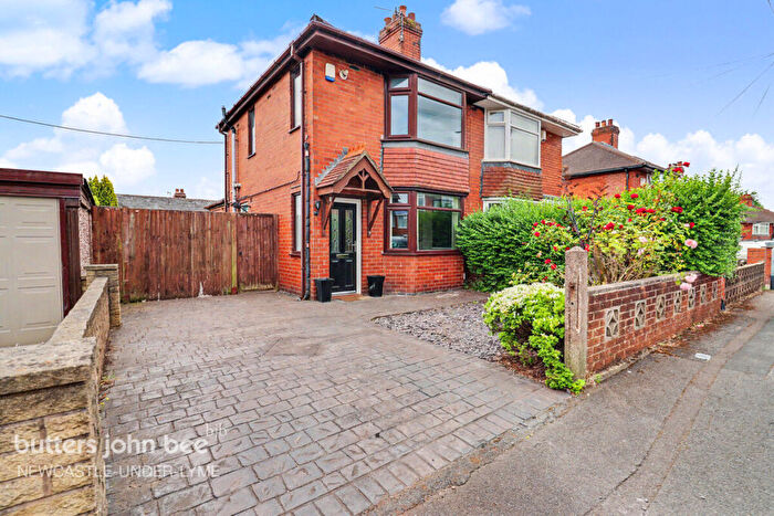 2 Bedroom Semi-Detached House To Rent In Collis Avenue, Stoke-on-trent, ST4