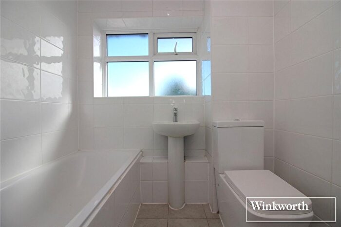 2 Bedroom Flat For Sale In Manor Way, Borehamwood, Hertfordshire, WD6