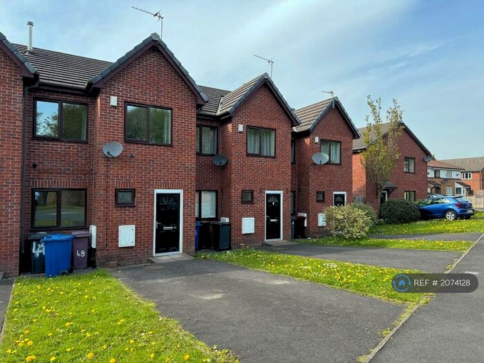 3 Bedroom Terraced House To Rent In Hamilton Street, Blackburn, BB2