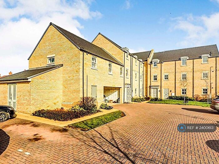2 Bedroom Flat To Rent In Flanders Close, Bicester, OX26