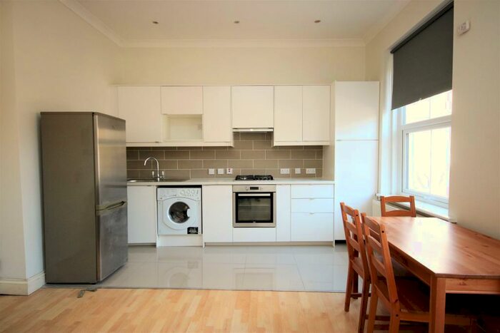 2 Bedroom Flat To Rent In Hornsey Road, Holloway, N7