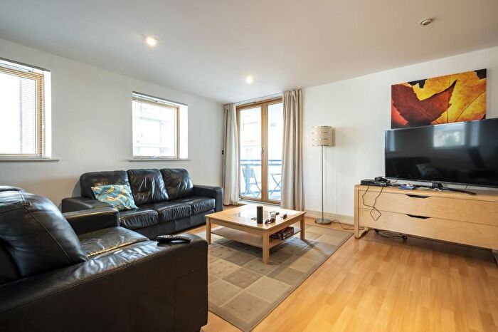 1 Bedroom Flat To Rent In Apollo Building, Canary Wharf, E14