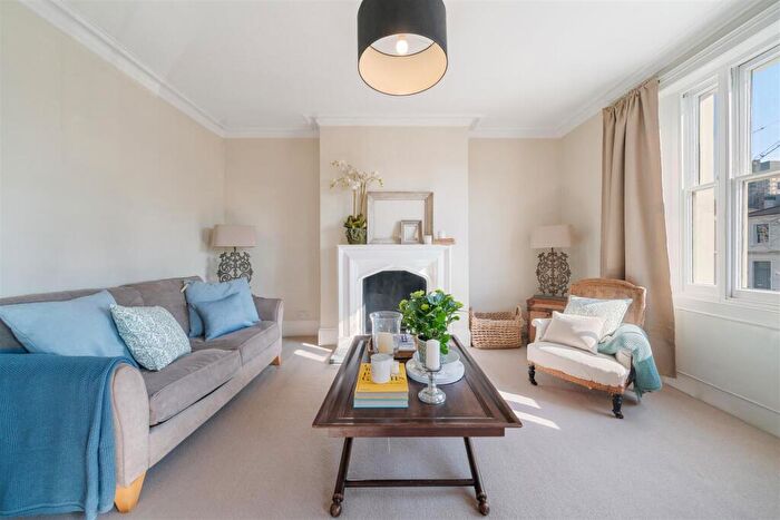 2 Bedroom Apartment To Rent In Priory Road, South Hampstead, London, NW6