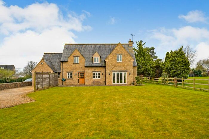4 Bedroom Detached House To Rent In The Street, Crudwell, Malmesbury, SN16