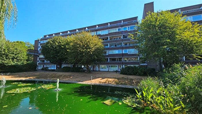 1 Bedroom Flat For Sale In Fair Acres, Bromley, BR2