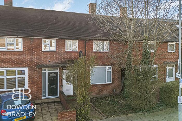3 Bedroom Terraced House For Sale In Falconer Road, Hainault, IG6
