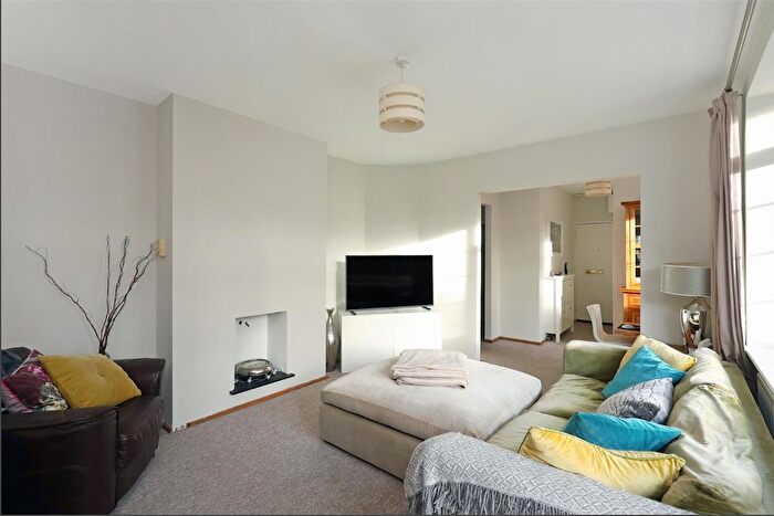 3 Bedroom Flat To Rent In Chivelston, Wimbledon Park Side, SW19