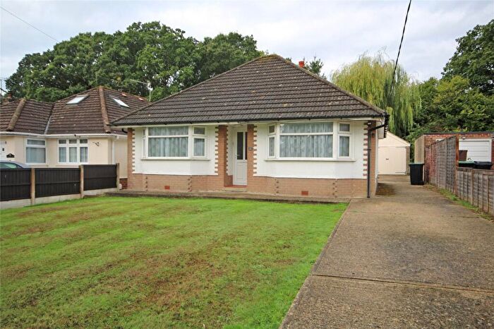 2 Bedroom Bungalow For Sale In Oakwood Avenue, New Milton, Hampshire, BH25