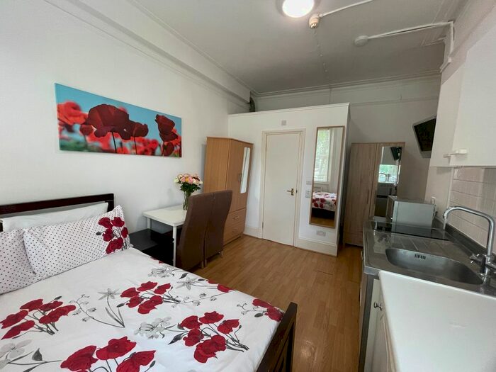 Studio To Rent In Philbeach Gardens, London, SW5