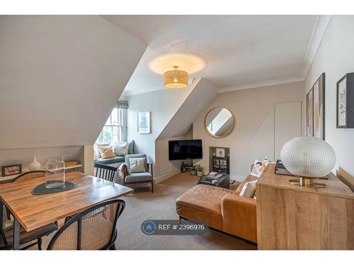 1 Bedroom Flat To Rent In Sternhold Avenue, London, SW2