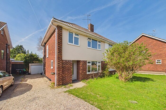3 Bedroom Semi Detached House For Sale In Springfield Park, Twyford, Reading, Berkshire, RG10