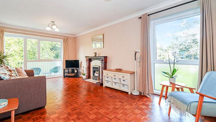 2 Bedroom Flat For Sale In Parkside, Eastbury Road, Watford, WD19