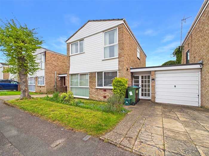 3 Bedroom Detached House For Sale In The Gables, Haddenham, Aylesbury, HP17