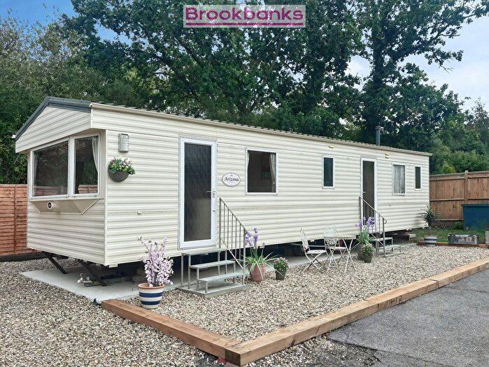 2 Bedroom Park Home To Rent In The Common, Sissinghurst, Cranbrook, TN17