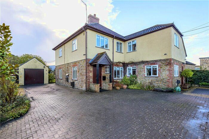 4 Bedroom Detached House For Sale In Dowlish Wake, Ilminster TA19