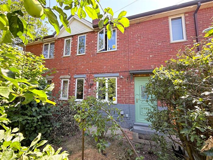 2 Bedroom Terraced House For Sale In St Peters Avenue, Lincoln, LN6