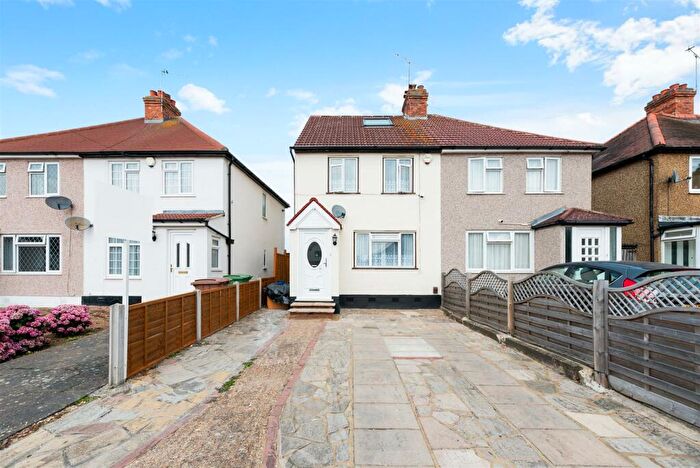 3 Bedroom House To Rent In Ridge Road, Sutton, SM3