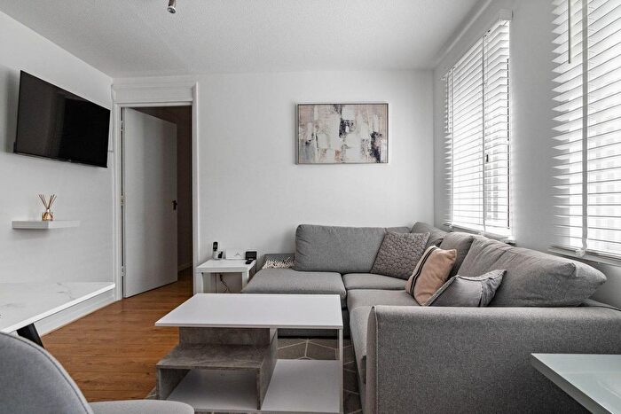 1 Bedroom Flat To Rent In London Borough Of Barnet, NW7