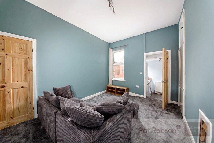 2 Bedroom Flat To Rent In Warton Terrace, Heaton, Newcastle-Upon-Tyne, NE6