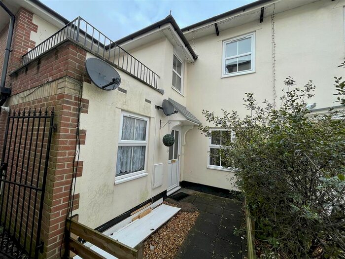 3 Bedroom Mews House To Rent In Longfleet Road, Poole, Poole, BH15