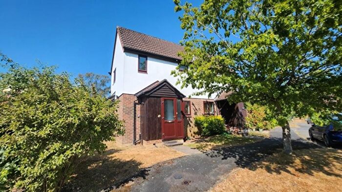 1 Bedroom Property For Sale In Treelands, North Holmwood, RH5