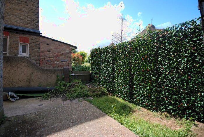 2 Bedroom Property To Rent In Gosberton Road, London, SW12