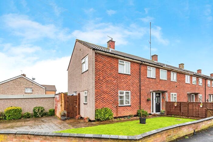 3 Bedroom End Of Terrace House For Sale In Kestrel Crescent, Oxford, OX4