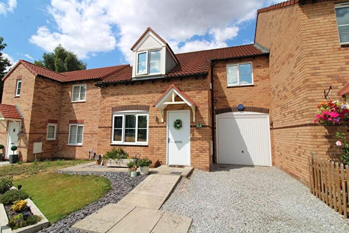 3 Bedroom Semi-Detached House For Sale In Sanderson Way, Swinton, Rotherham, S64