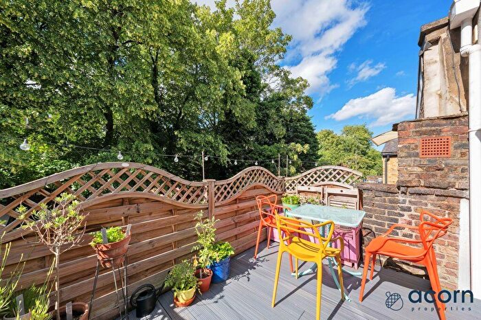 2 Bedroom Flat For Sale In Loveridge Road, London, NW6