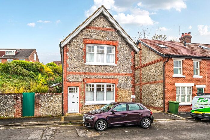 2 Bedroom Detached House To Rent In Chester Road, Winchester, SO23