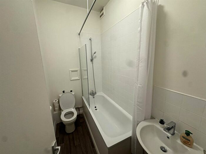 2 Bedroom Flat To Rent In Fernhead Road, London, W9