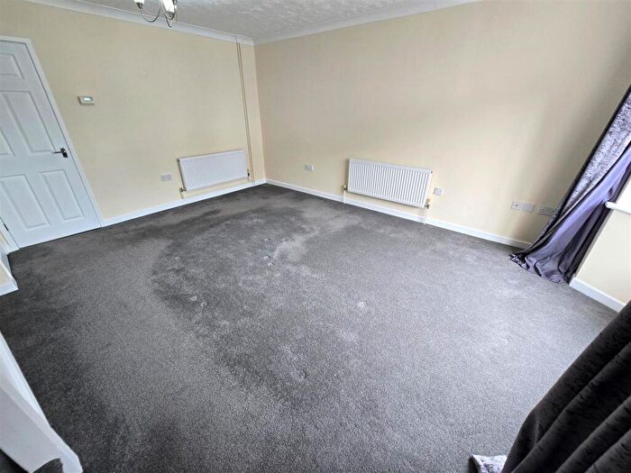 2 Bedroom End Of Terrace House For Sale In Commodore Road, Oulton Broad, NR32