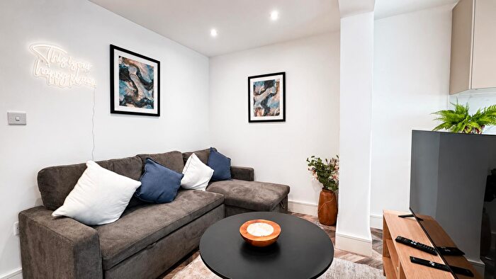 4 Bedroom Terraced Bungalow To Rent In Longfellow Road, Worcester Park, KT4