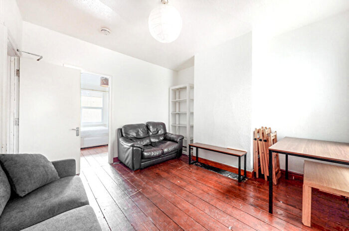 5 Bedroom Terraced House To Rent In Ringwood Road, BA2