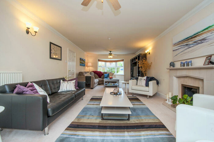 5 Bedroom Detached House To Rent In Nursery View, Faringdon, SN7