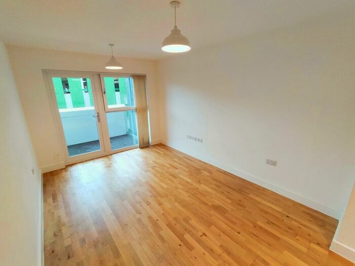 1 Bedroom Flat To Rent In Park Place, Stevenage, SG1